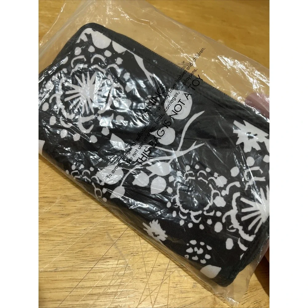 Thirty One Coupon Clutch Organizer Black &‎ White Floral Brushstrokes Zip Wallet